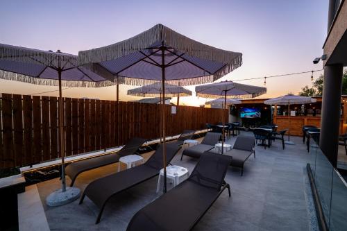 aeris sol ksamil free parking pool
