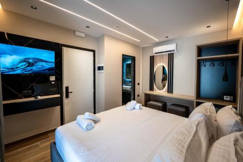 aeris sol ksamil free parking pool