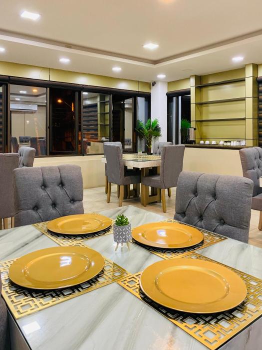 hotel madrigal