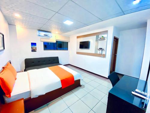 hotel madrigal
