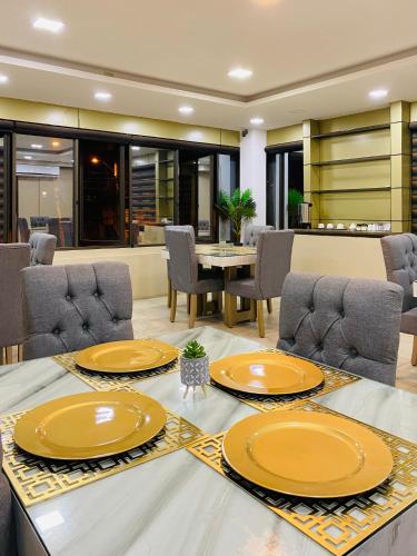 hotel madrigal