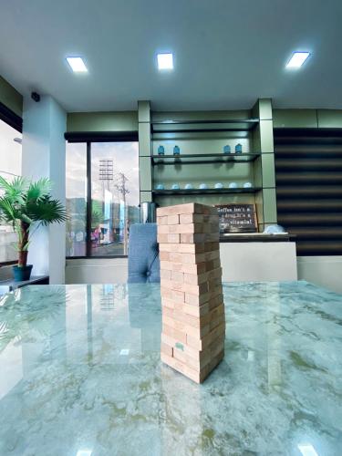 hotel madrigal