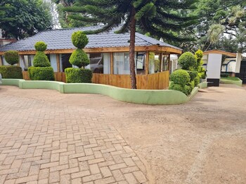 queenspark guest house