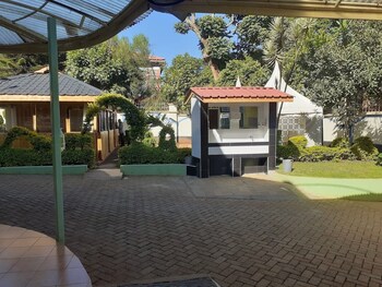 queenspark guest house