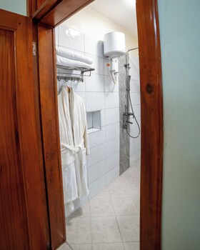 Serenity Sports Oasis,,3 star