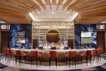 Hollywood Casino Aurora,,2 star