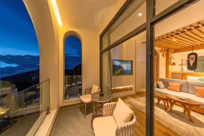 fuxian lake lanshan su ant nest homestay