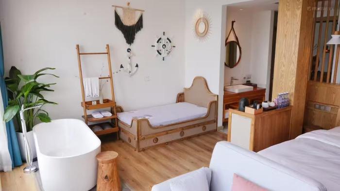 fuxian lake lanshan su ant nest homestay