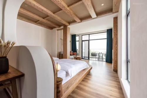 fuxian lake lanshan su ant nest homestay
