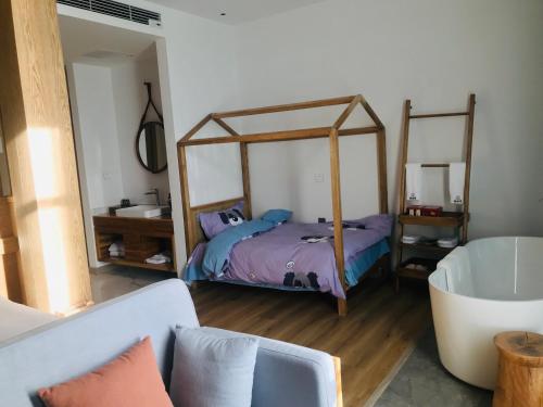 fuxian lake lanshan su ant nest homestay
