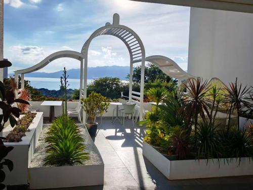 fuxian lake lanshan su ant nest homestay