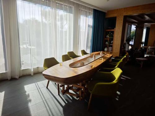 fuxian lake lanshan su ant nest homestay