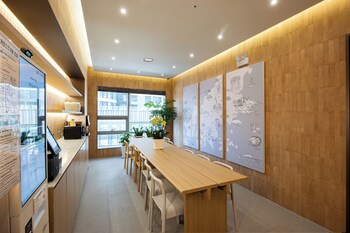 haeundae marine capsule hotel and spa