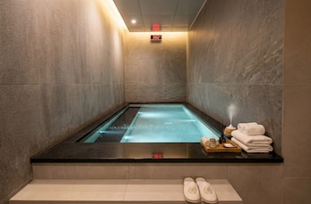 haeundae marine capsule hotel and spa