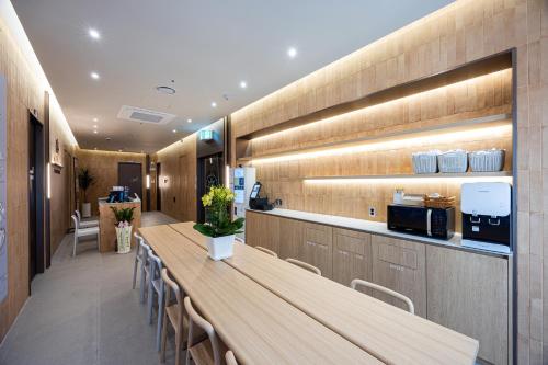 haeundae marine capsule hotel and spa