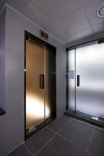 haeundae marine capsule hotel and spa