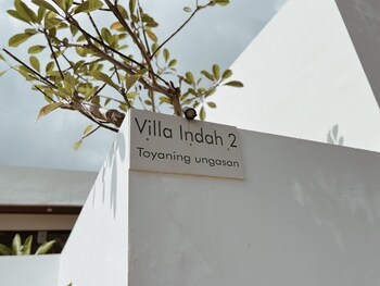 villa indah