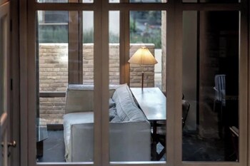 dali ancient city xishan designer hotel