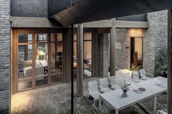 dali ancient city xishan designer hotel