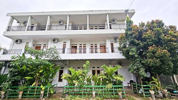 Green Hill Labuan Bajo By Abm,,2 star