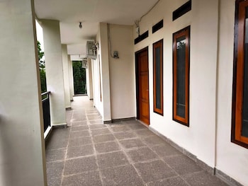 Green Hill Labuan Bajo By Abm,,2 star