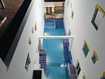 white forest pv hotels