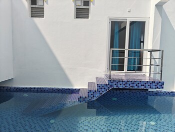 white forest pv hotels