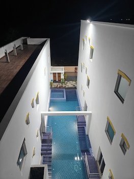 white forest pv hotels