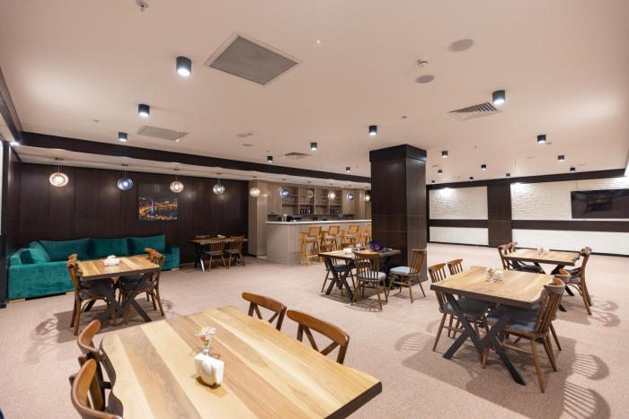 gis hotel ganja