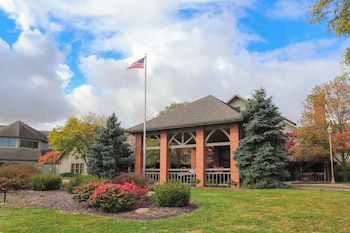 sauder village heritage inn