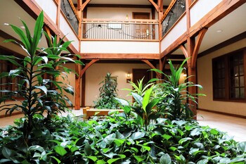 sauder village heritage inn