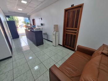 Quartus Hotel,,3 star