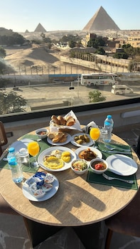 amunet pyramids view boutique hotel