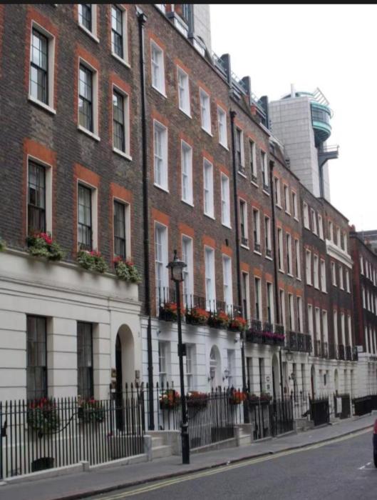 charming 2 bedroom flat in the heart of london