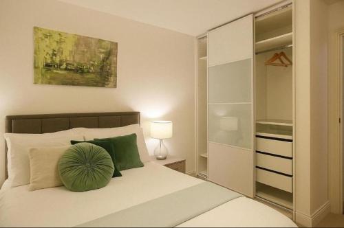 charming 2 bedroom flat in the heart of london