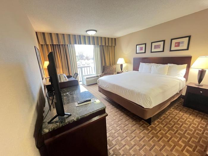 derby hotel and suites