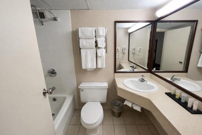 derby hotel and suites