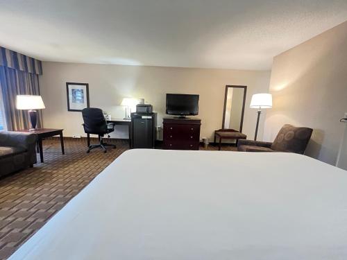 derby hotel and suites