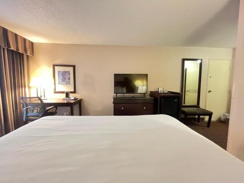derby hotel and suites