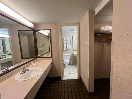 derby hotel and suites