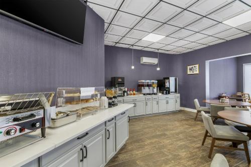 red lion inn and suites kansas city