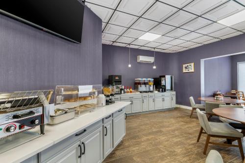 red lion inn and suites kansas city
