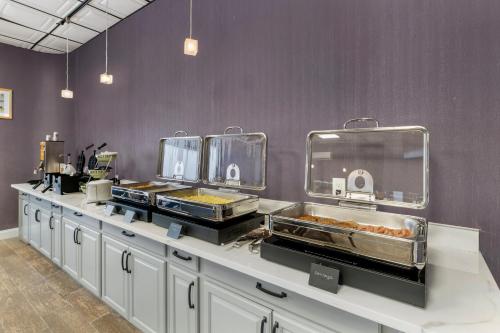 red lion inn and suites kansas city