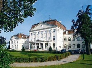 Austria Trend Hotel Schloss Wilhelminenberg,Brunn Am Gebirge>>Baden,4 star