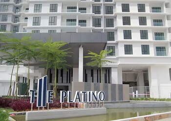 the platino paradigm mall by stayrene