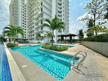 The Platino Paradigm Mall By Stayrene,,3 star