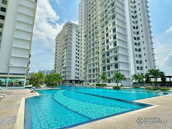 The Platino Paradigm Mall By Stayrene,,3 star