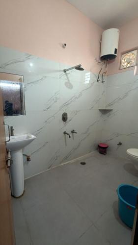 amrit guest house