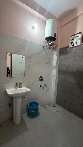 amrit guest house