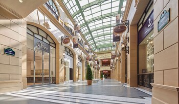 paiza lofts at parisian